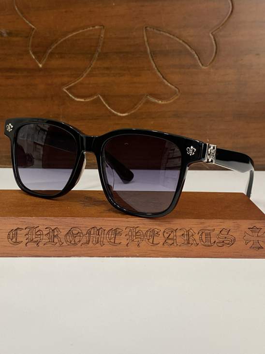 Picture of Chrome Hearts Sunglasses _SKUfw73375554fw
